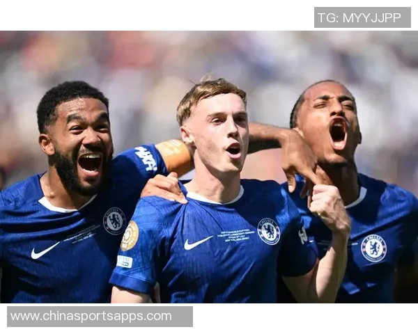 菲尔琼斯认为切尔西需再引进一两名球员才能争夺冠军 菲尔琼斯认为切尔西需再引进一两名球员才能争夺冠军