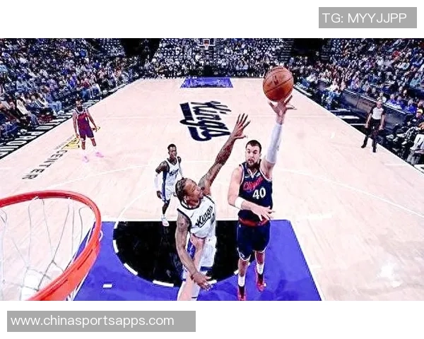 小卡面对祖巴茨防守困境展现个人能力成功打成2加1