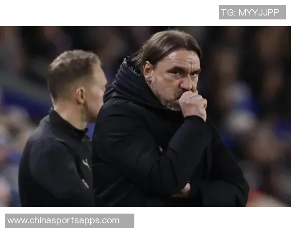 利兹联助教批评曼城拖延时间并对法尔克红牌表示不满